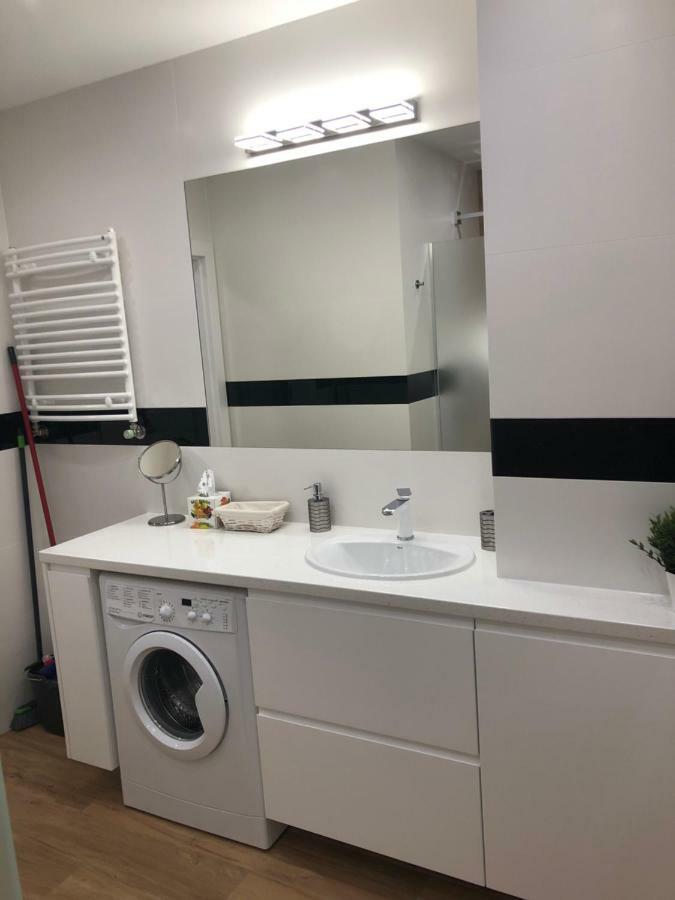 Klimatyzowany Apartament Roma Z Garazem Podziemnym Kielce Dış mekan fotoğraf