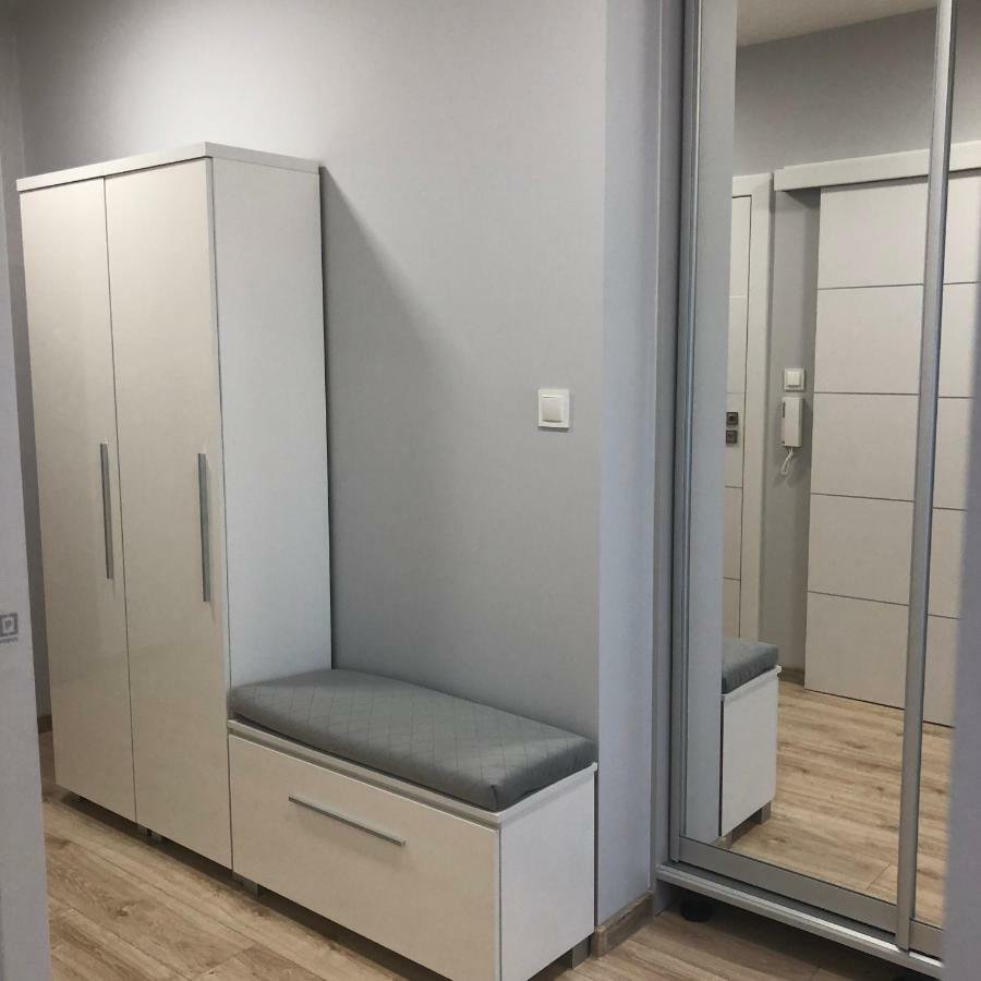 Klimatyzowany Apartament Roma Z Garazem Podziemnym Kielce Dış mekan fotoğraf